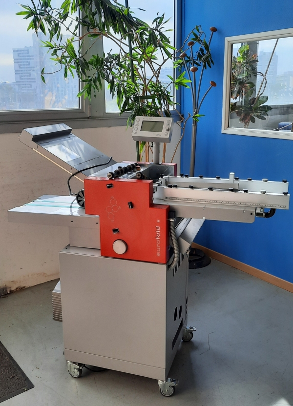 Plieuse électrique PRO à succion Eurofold 235 SA